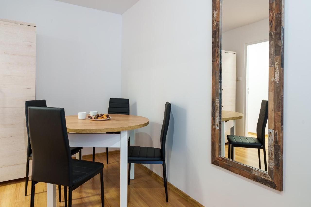 Apartament Pod Swierkiem - Pet Friendly - 2 Osobne Pokoje Dla Max 5 Osob - Space Apart Jelenia Gora Ngoại thất bức ảnh